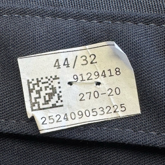 Men's Navy Blue Cintas Cargo Pants
44x32 - Picture 2 of 3